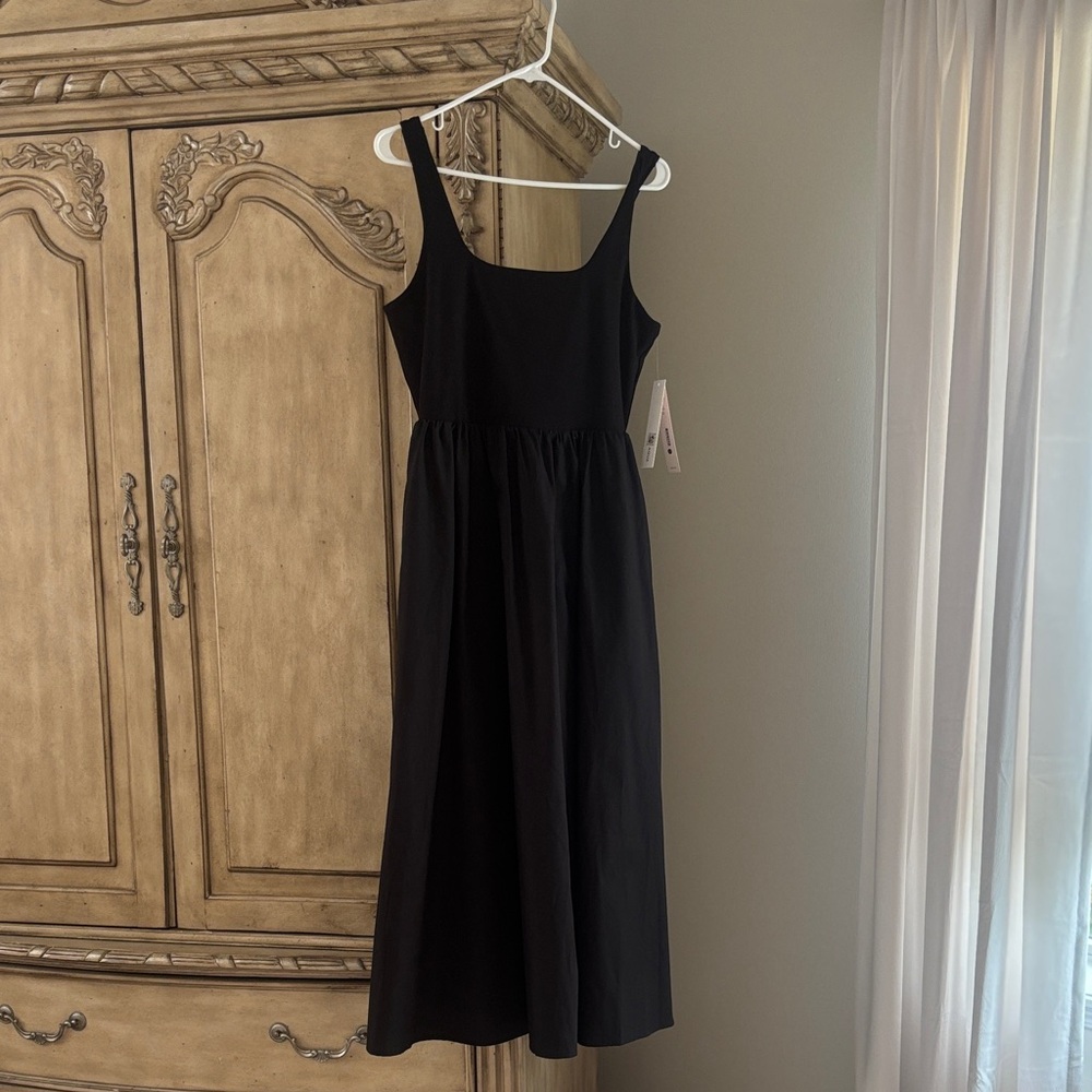 Aqua Classic Black Midi Dress